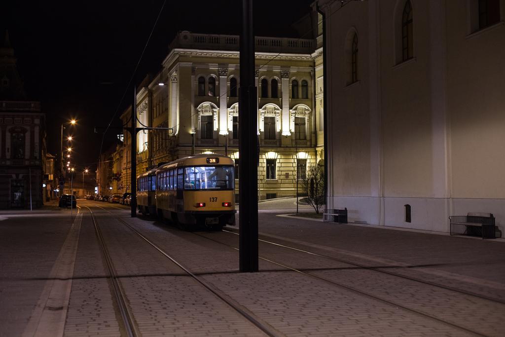 Apartament Downtown Studio Oradea Zewnętrze zdjęcie